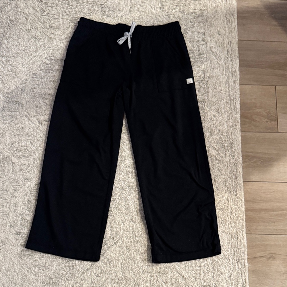 Vuori Black dream knit fabric cropped  Pants